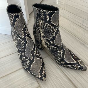 Marc Fisher Jarli Boot Size 8M Snakeskin Print
